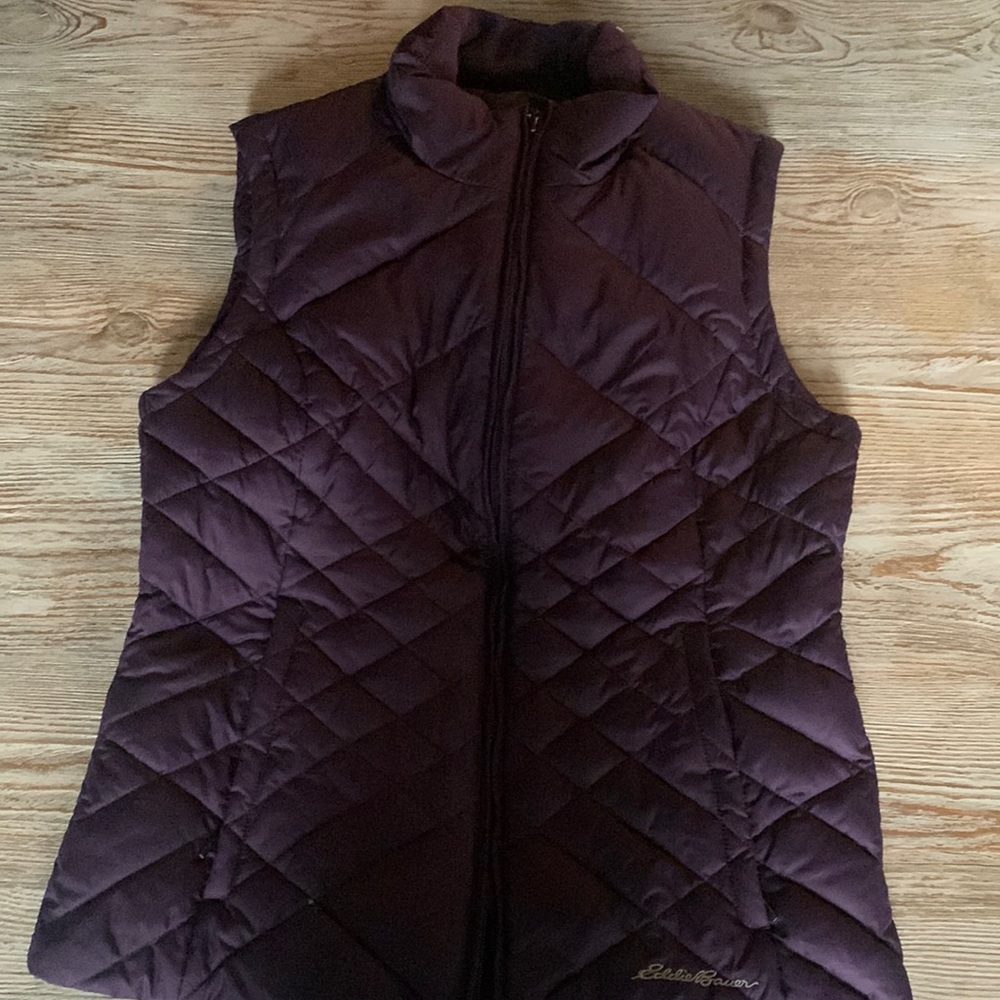 Barely worn! Like new Eddie Bauer vest.